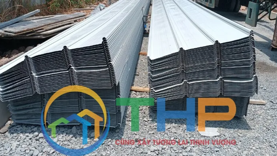 135723-ton-kliplock-lop-mai-nha-xuong