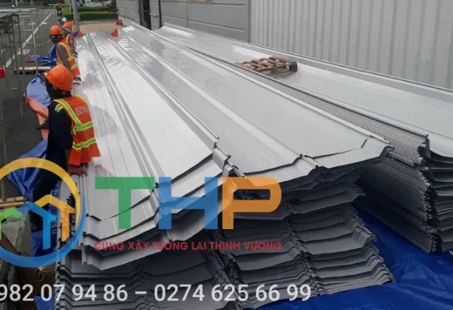 ton-seamlock-gia-re-thi-cong-nhanh-lap-dat-de