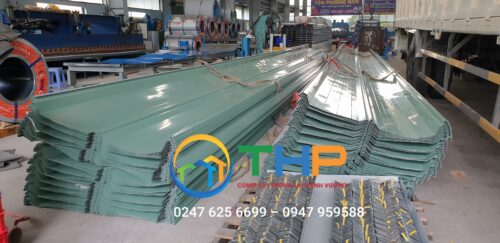 Tôn Seamlock màu xanh lá tiết kiệm chi phí xếp kho tại xưởng - Tân Hồng Phúc